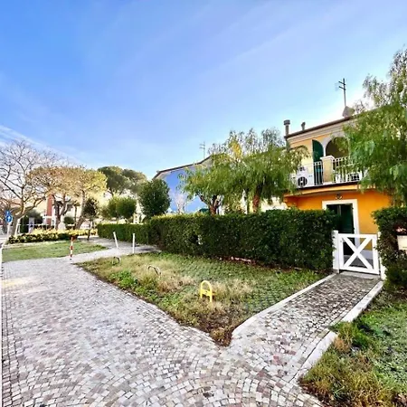 Lägenhet Sole Trilo - A 100 M Dal Mare E Dal Centro Di